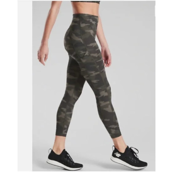 Athleta Ultimate Camo 7/8 Legging Olive Green - Picture 1 of 7